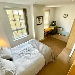 Apartment Wilmot, London